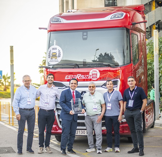 DAF-XG-plus-530-awarded-Most-Popular-Truck-cotransport-Forum-DSC_9355