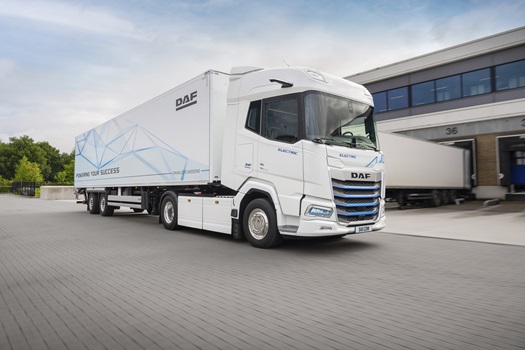 502-DAF-XF-ElectricTractor