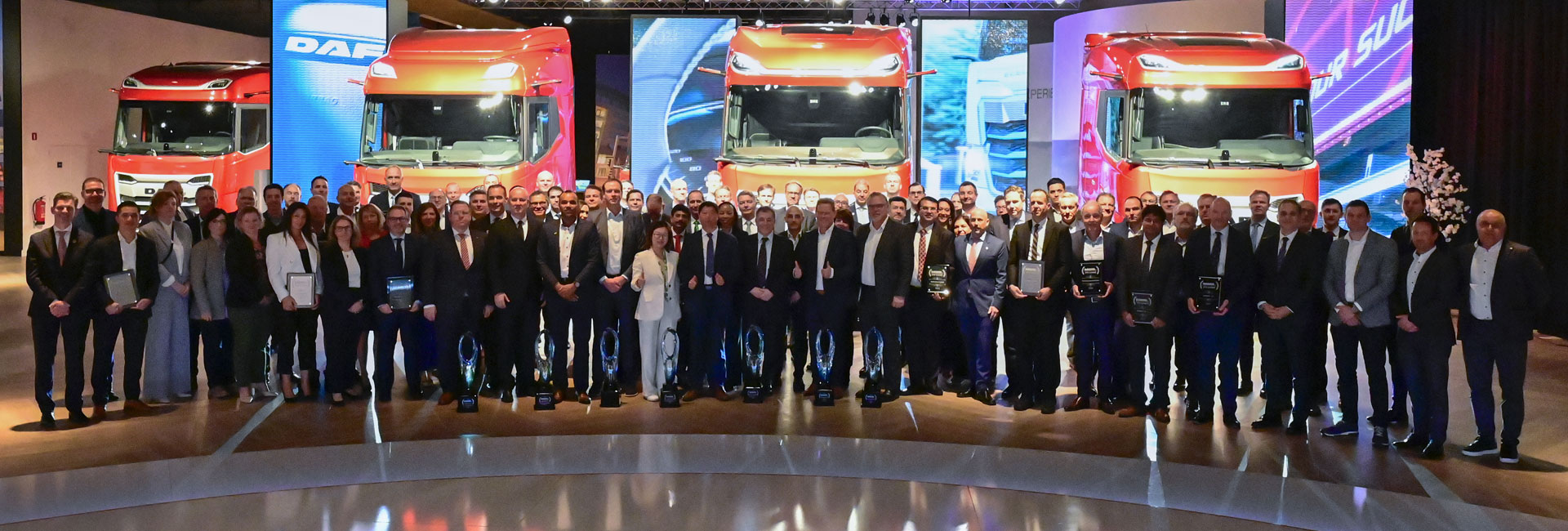 01-DAF-Trucks-recognizes-top-performing-suppliers-1920x650