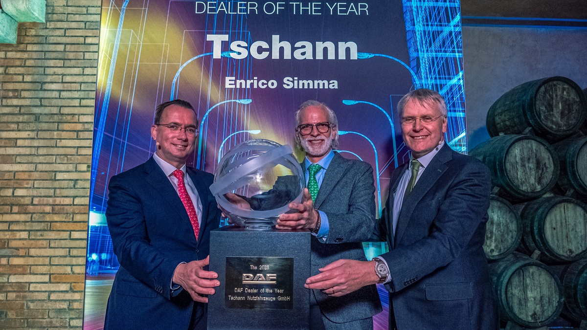 International-dealer-of-the-year-2023-01