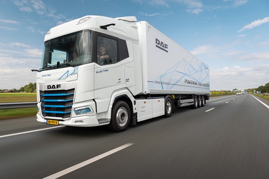 DAF-XF-Electric-awarded-Eco-Friendly-Truck-of-the-Year-02